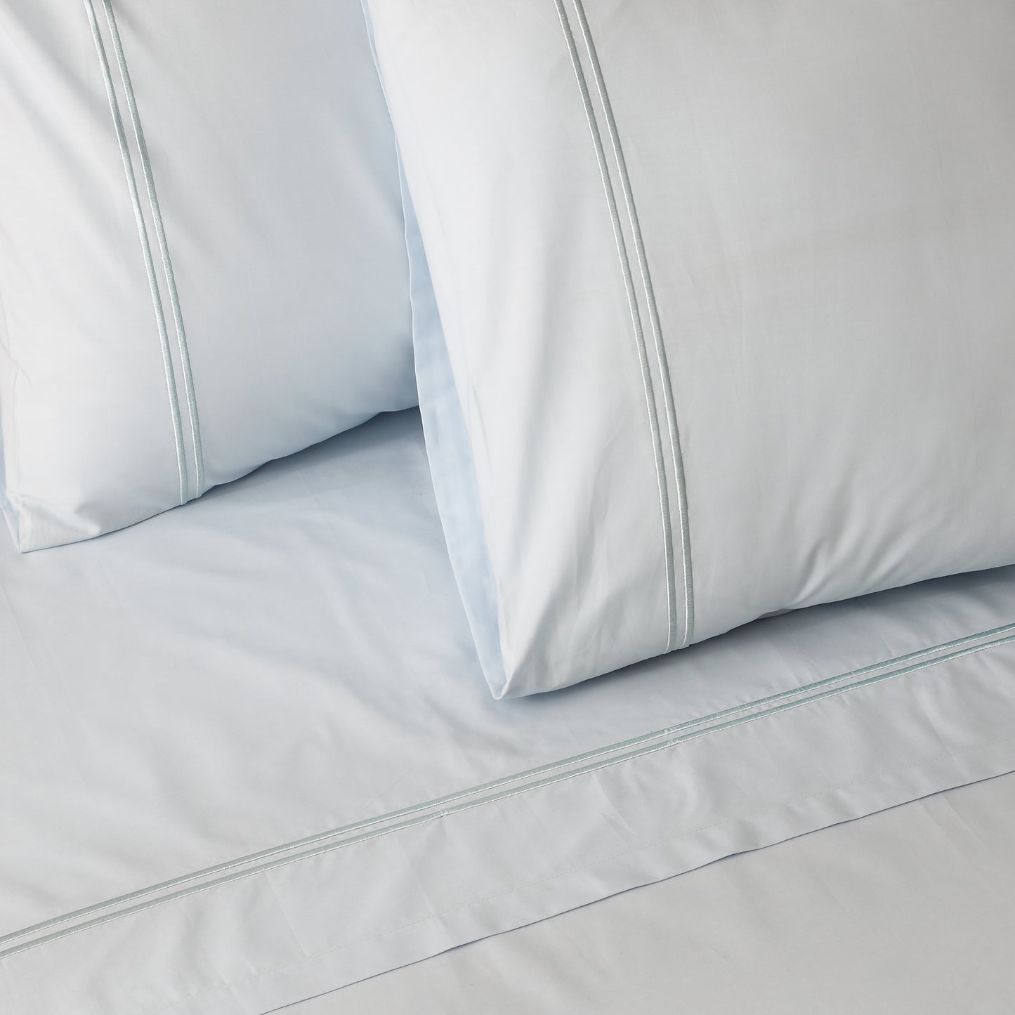 200TC ORGANIC COLOURED EMBROIDERED SHEET SET - SKY