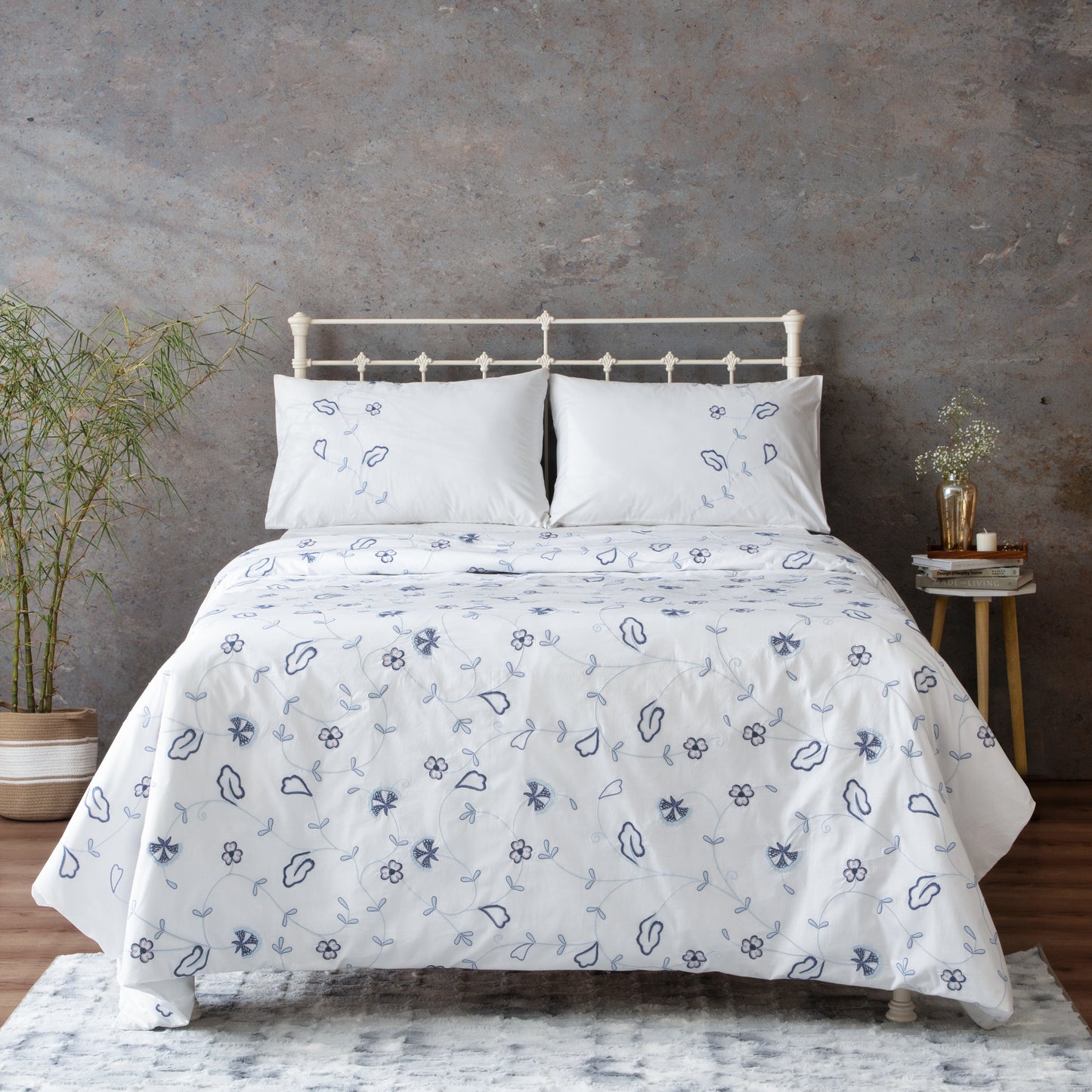 PARADISO 200 TC PERCALE 100% ORGANIC COTTON EMBROIDERED DUVET COVER SET - BLUES ON WHITE