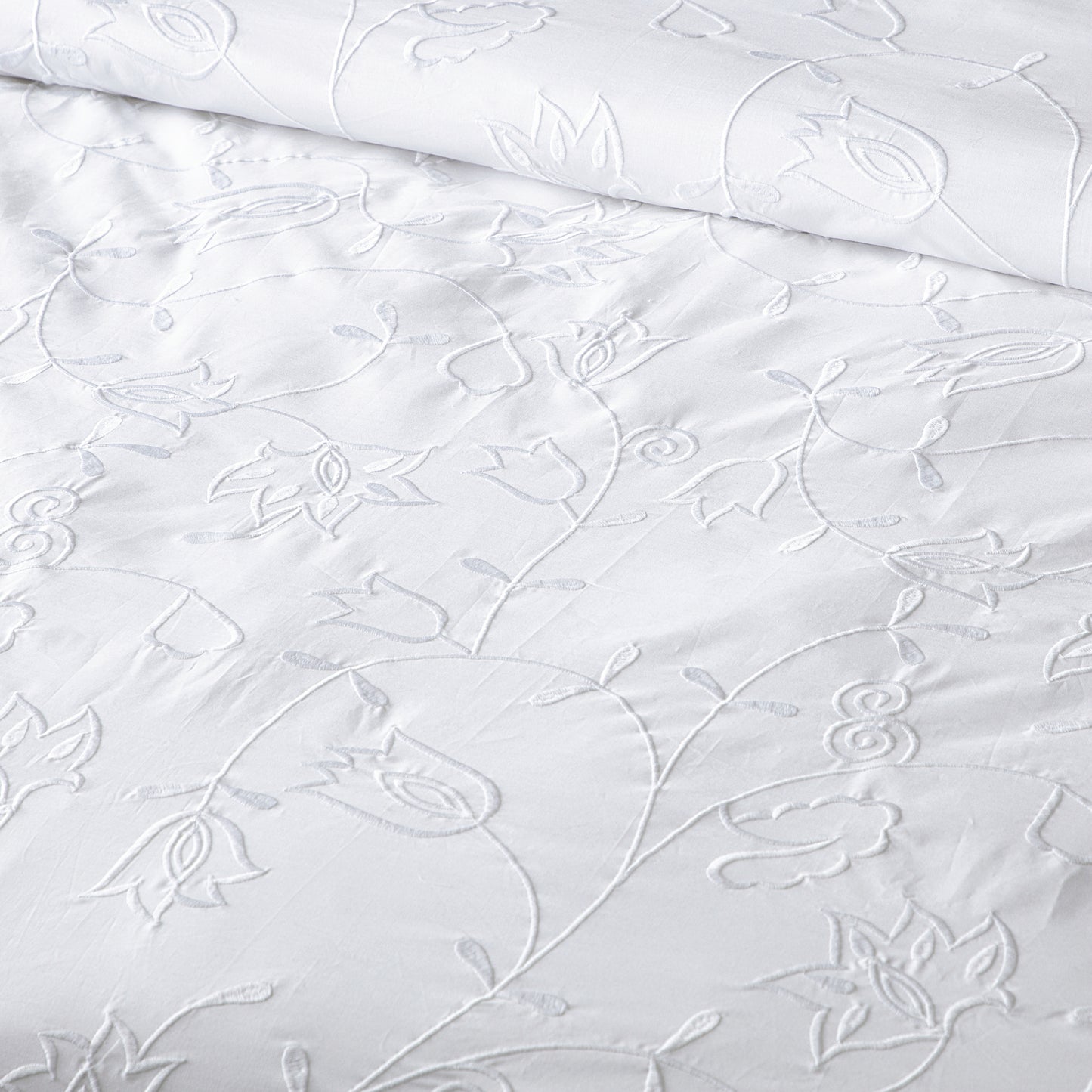 ABUNDANCE 200 TC PERCALE 100% ORGANIC COTTON EMBROIDERED DUVET COVER SET - WHITE ON WHITE
