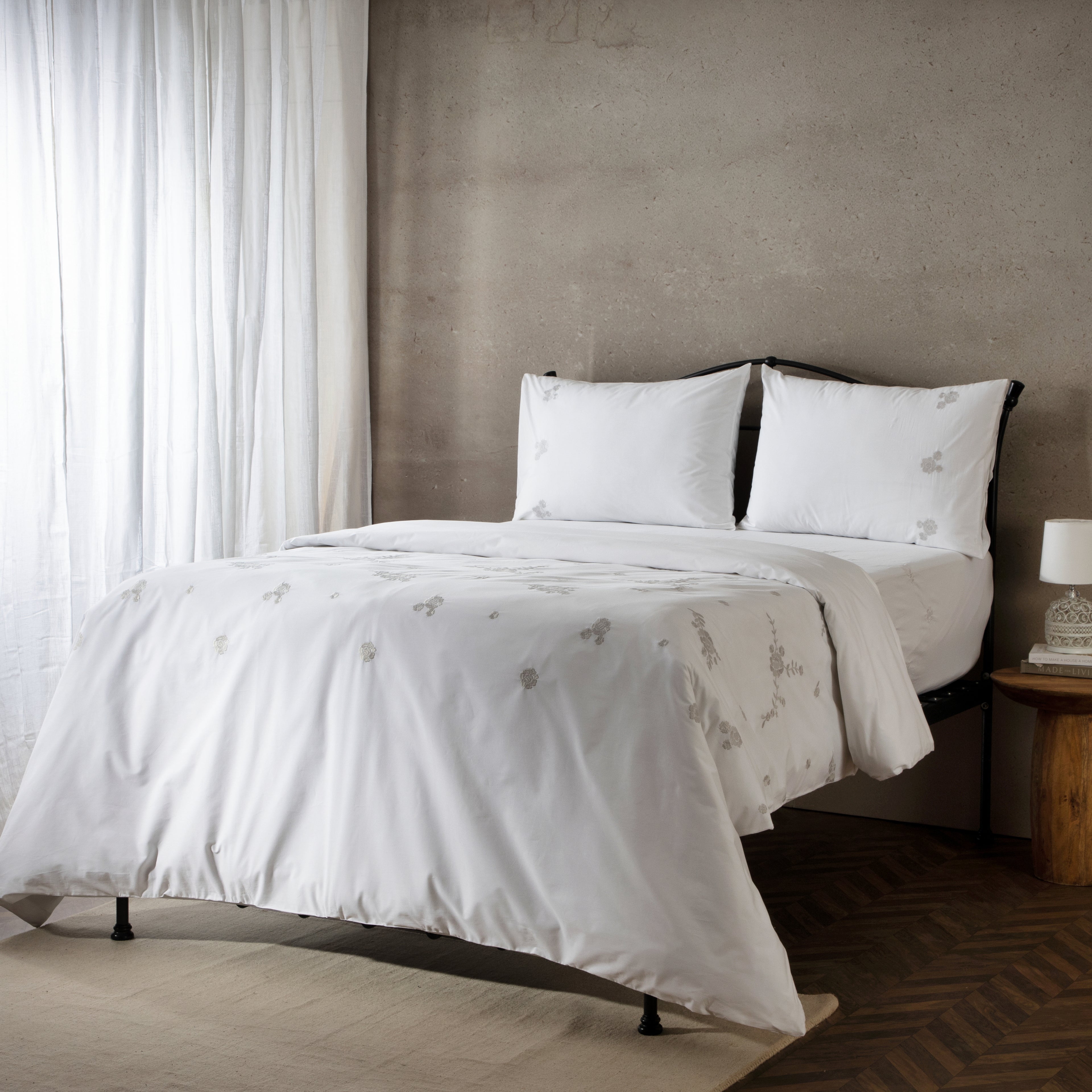 TUMBLING FLOWERS 200 TC PERCALE 100% ORGANIC COTTON EMBROIDERED DUVET COVER SET