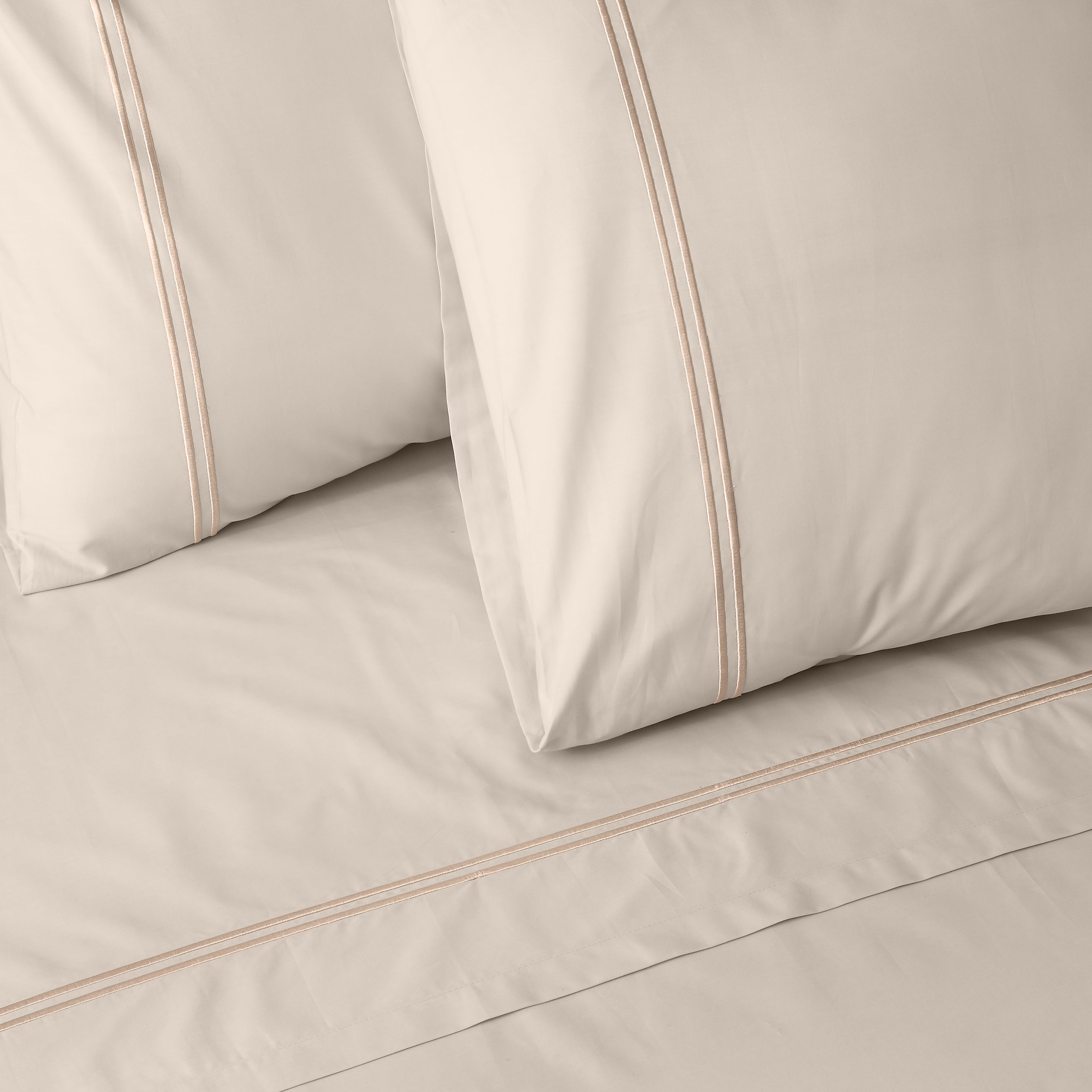 200TC ORGANIC COTTON COLOURED EMBROIDERED SHEET SET - PEACH FUZZ