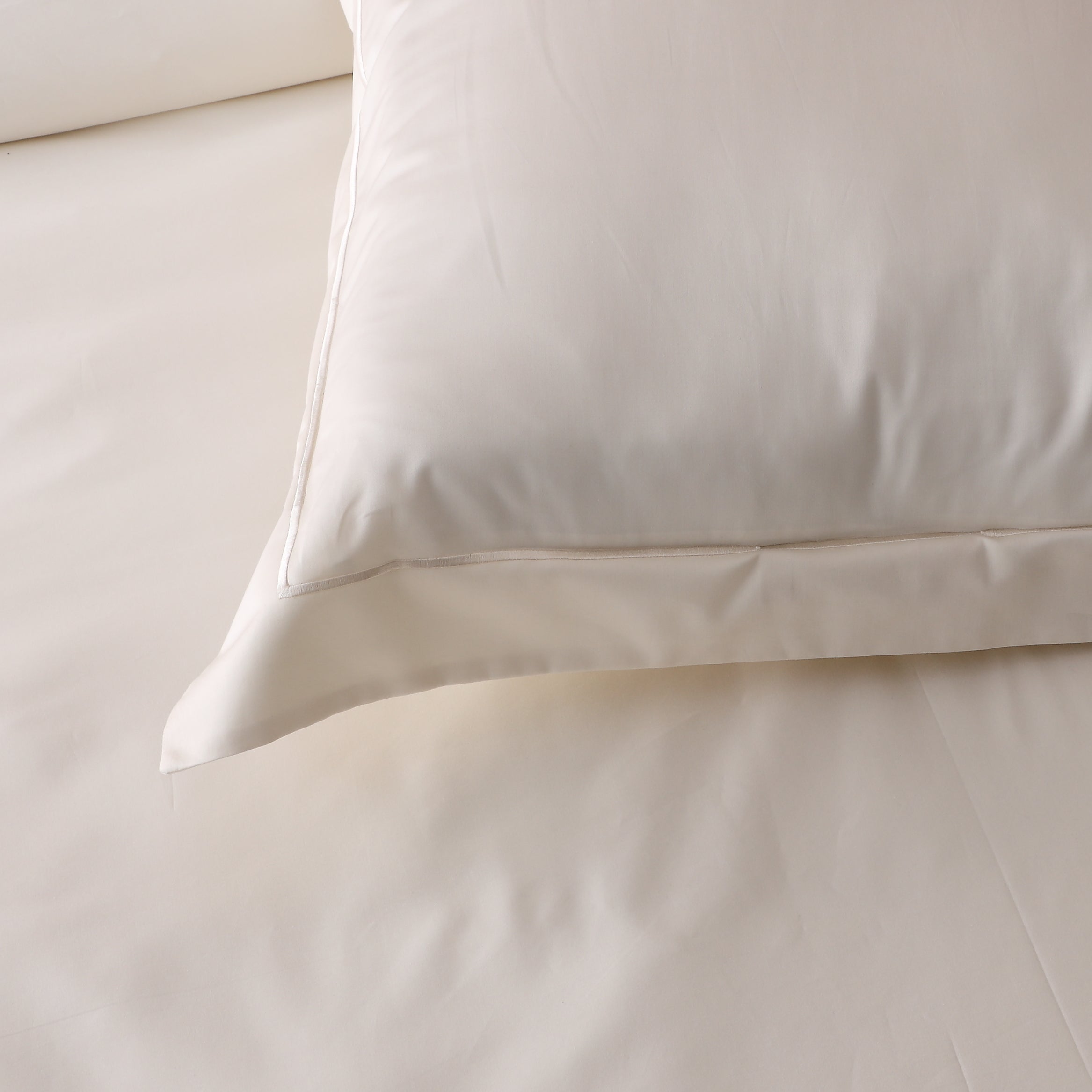 ORGANIC COTTON 600TC EURO EMBROIDERED IVORY PILLOWCASE SET