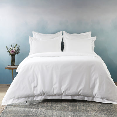 White 1000 TC organic cotton duvet cover set on a luxury styled bed – smooth, silky long-staple cotton with Oxford pillowcases, Whites of London India