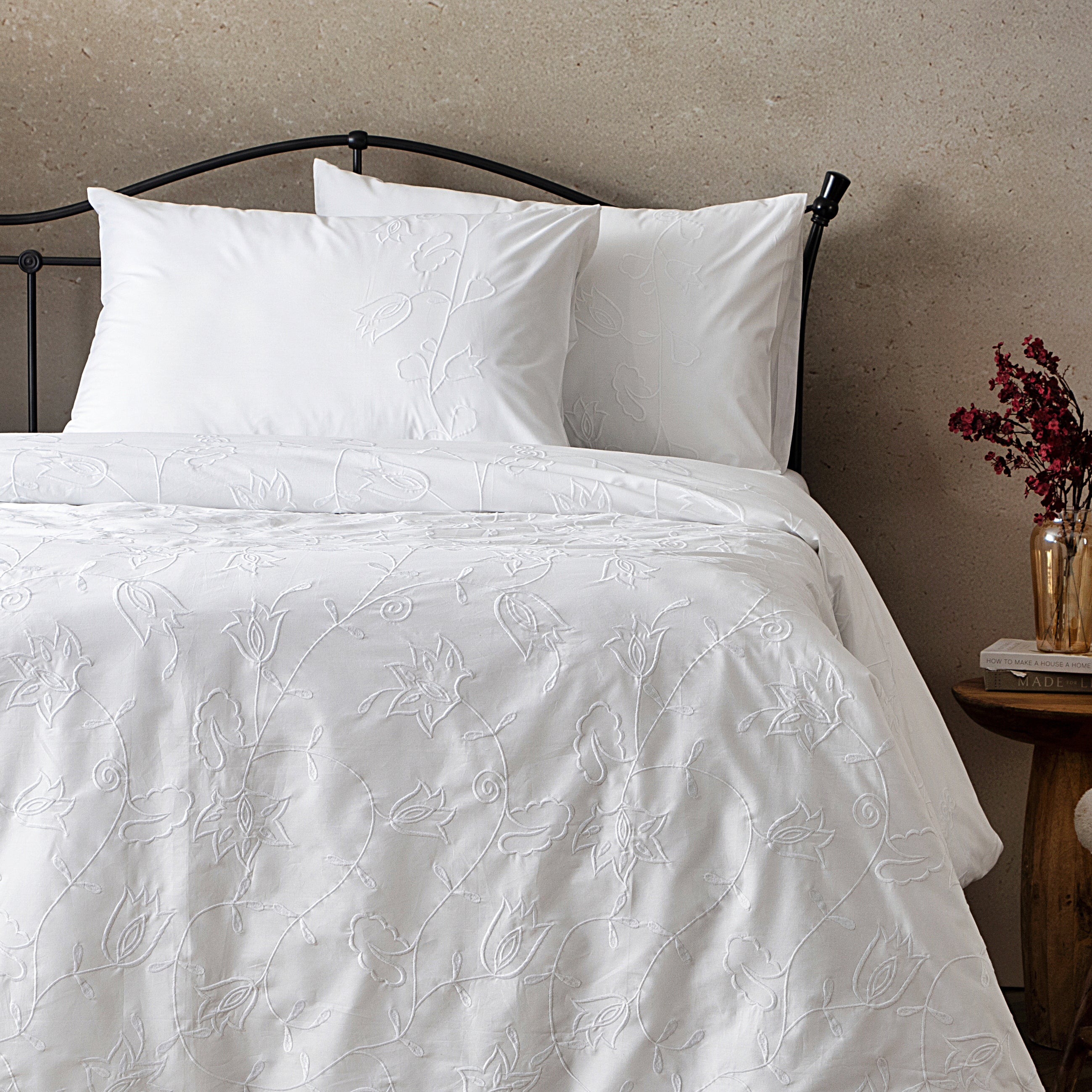 ABUNDANCE 200 TC PERCALE 100% ORGANIC COTTON EMBROIDERED DUVET COVER SET - WHITE ON WHITE