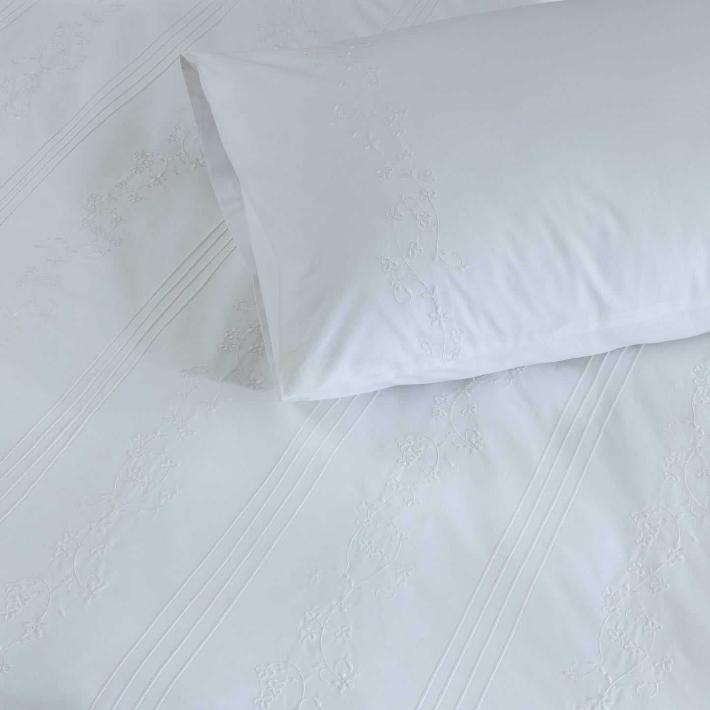 BARRIE PERCALE 200 TC PERCALE 100% ORGANIC COTTON EMBROIDERED DUVET COVER SET